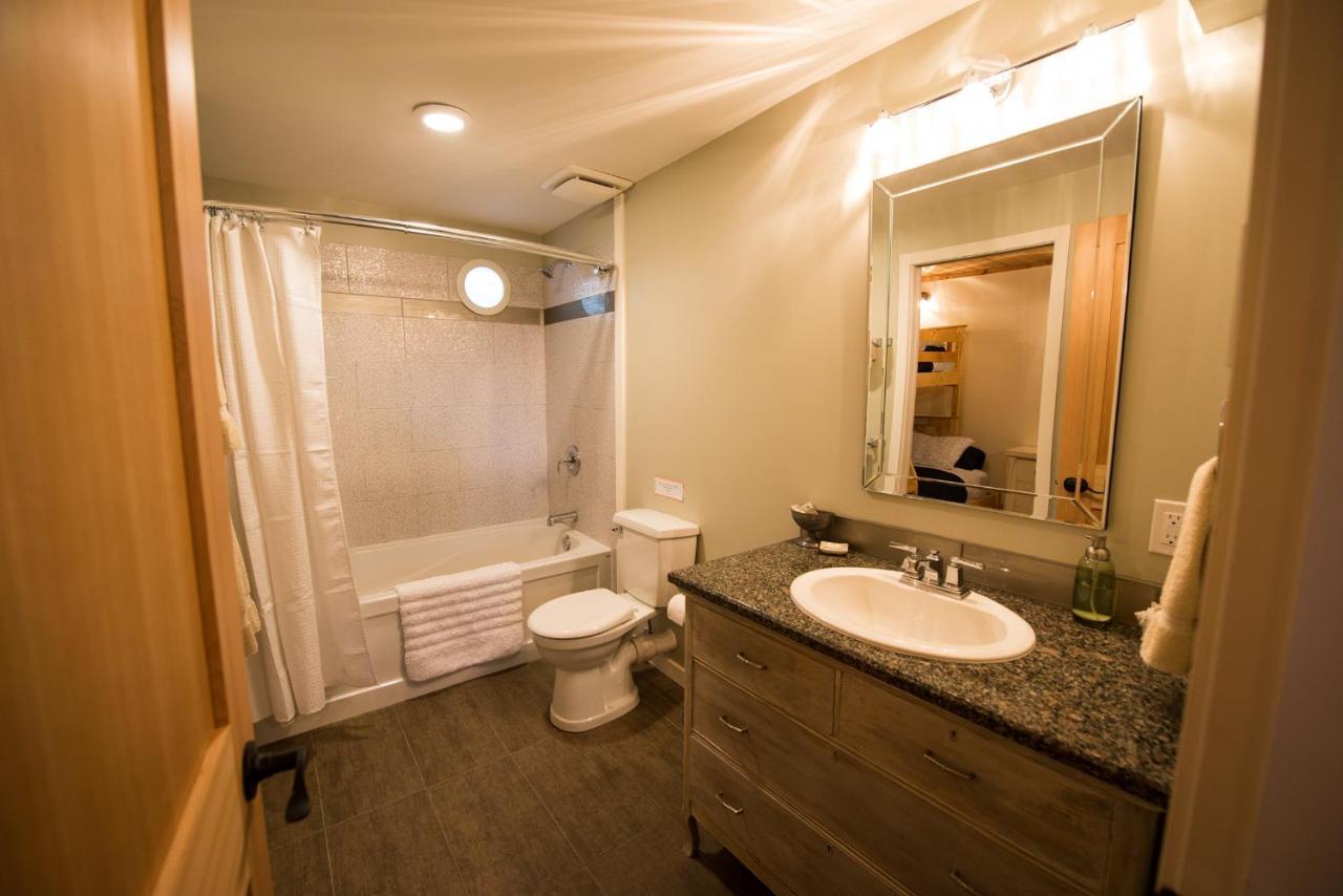Skeena River House Bed & Breakfast Террас Экстерьер фото