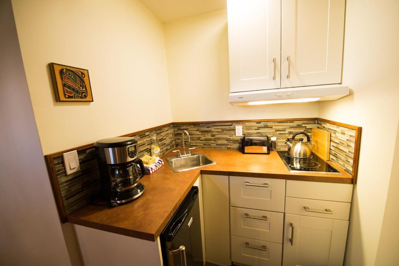 Skeena River House Bed & Breakfast Террас Экстерьер фото