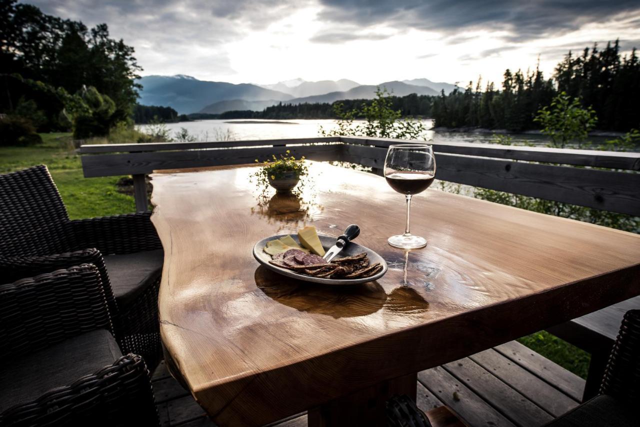 Skeena River House Bed & Breakfast Террас Экстерьер фото