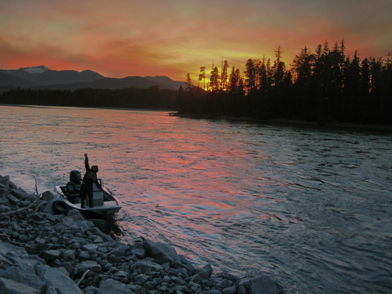 Skeena River House Bed & Breakfast Террас Экстерьер фото